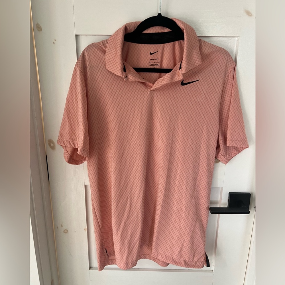 Men’s Nike dri fit size medium